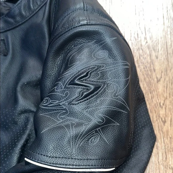 Scorpion exo get stung Women's Black Leather Jacket - Picture 8 of 9